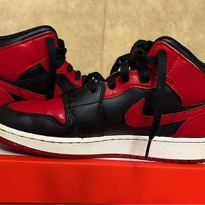 5.5 Jordan 1 banned.